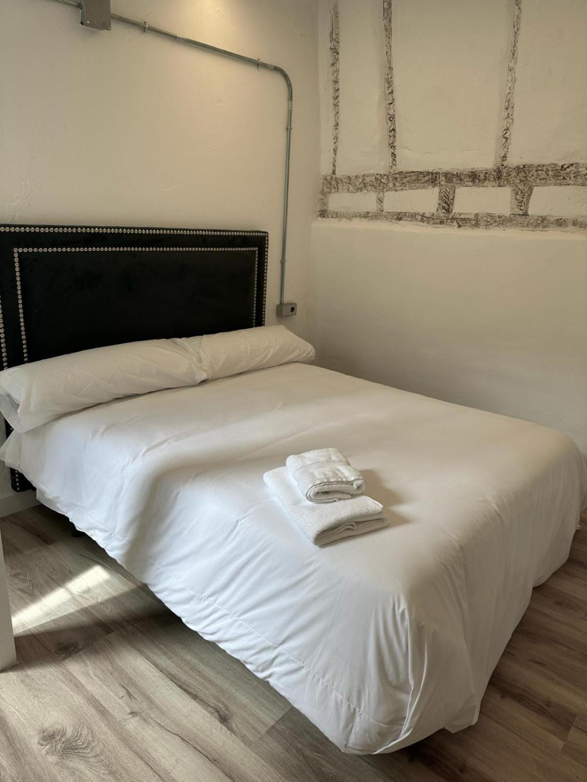 Apartamentos Carolina By Gaiarooms レオン エクステリア 写真