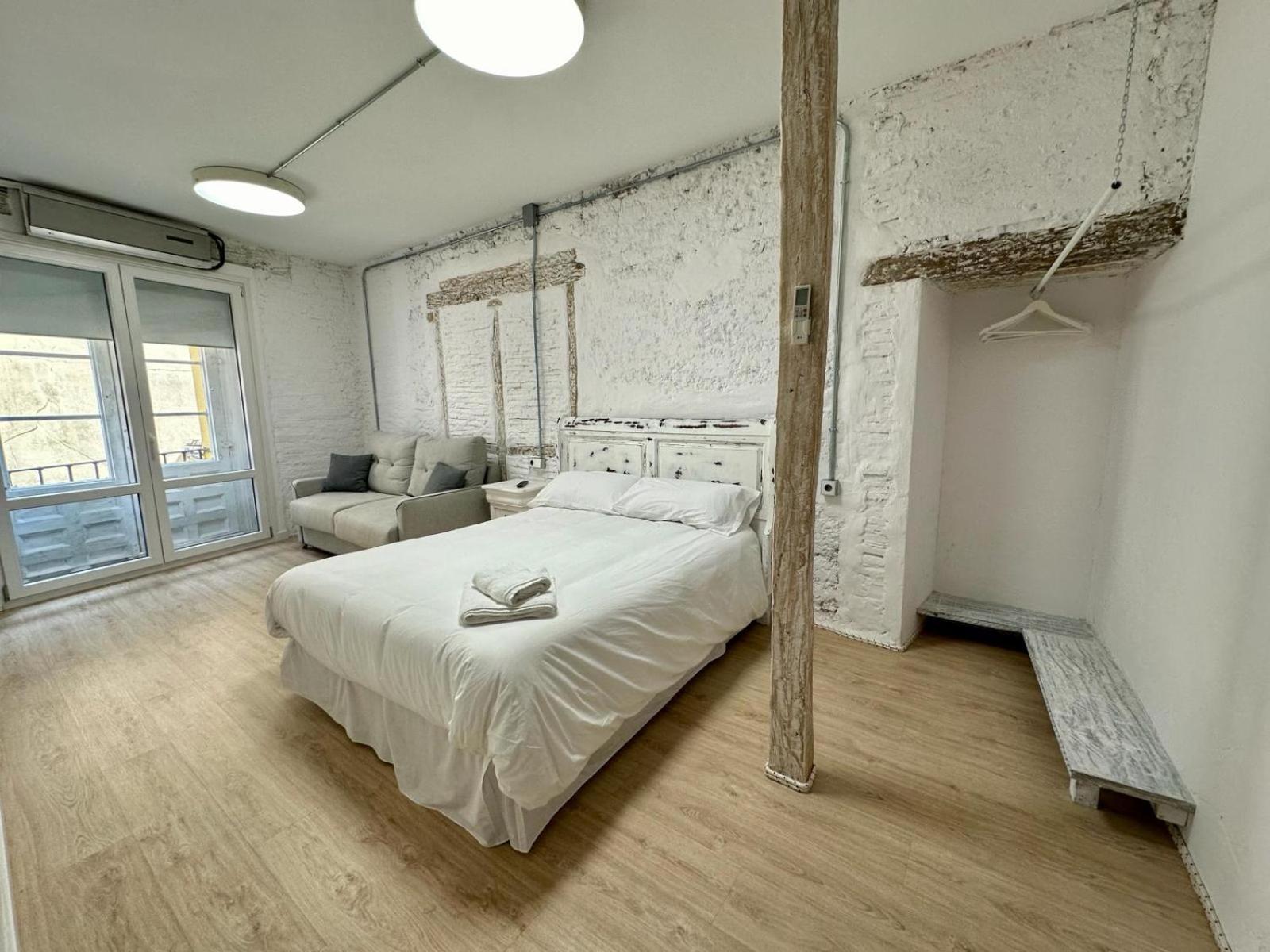 Apartamentos Carolina By Gaiarooms レオン エクステリア 写真