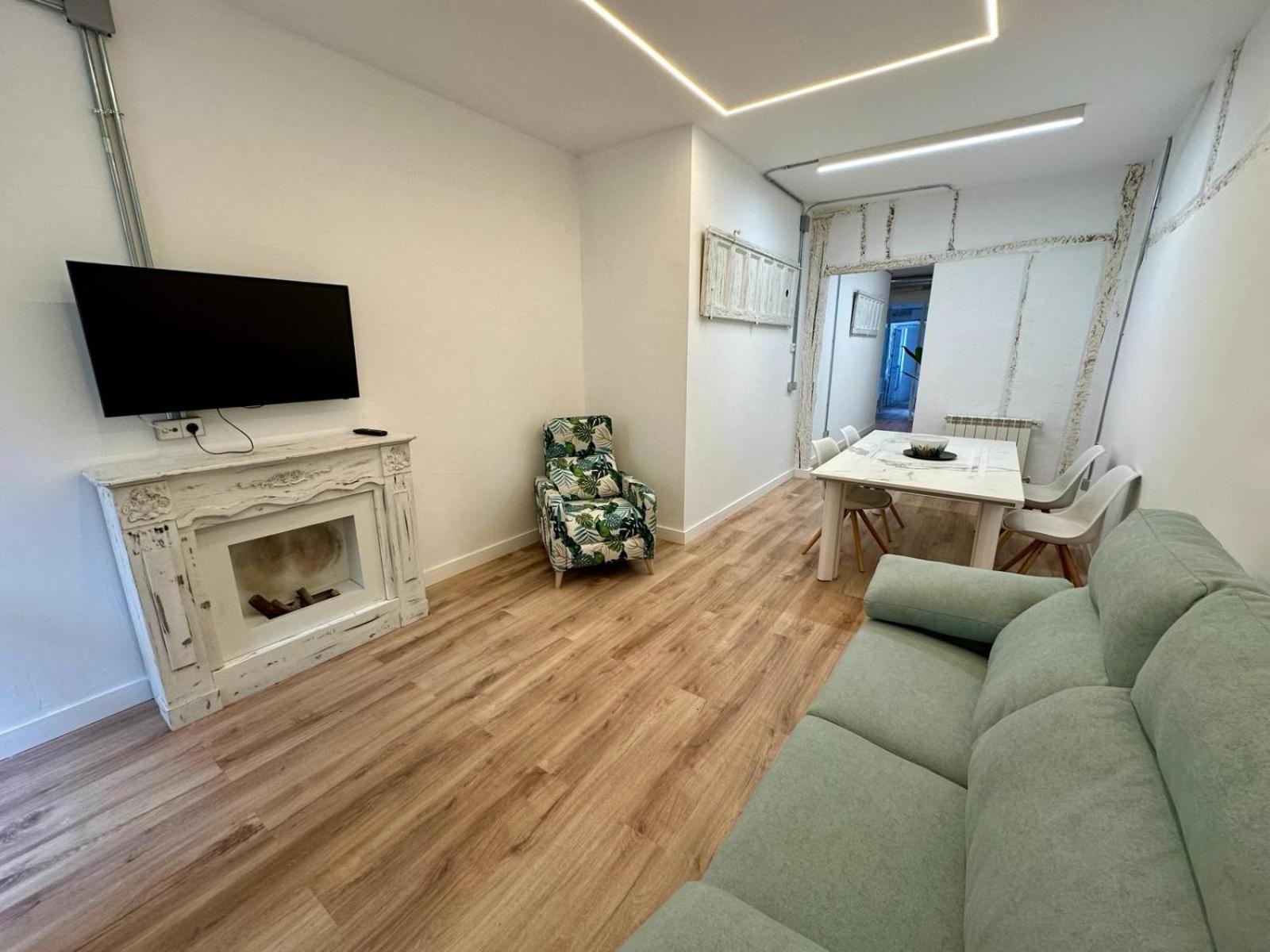 Apartamentos Carolina By Gaiarooms レオン エクステリア 写真