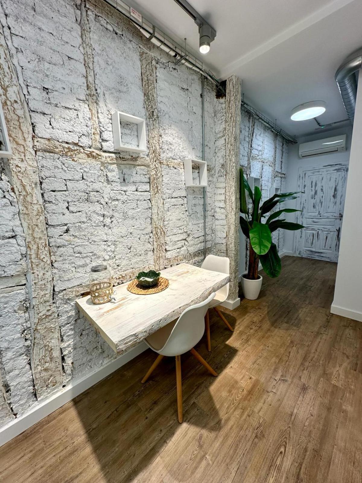 Apartamentos Carolina By Gaiarooms レオン エクステリア 写真