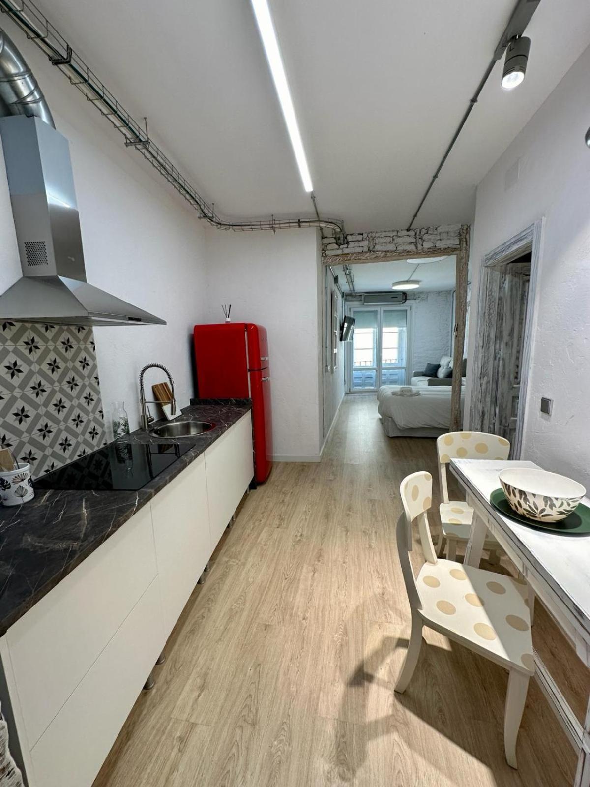 Apartamentos Carolina By Gaiarooms レオン エクステリア 写真