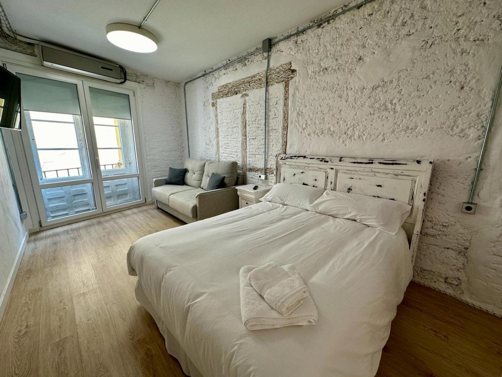 Apartamentos Carolina By Gaiarooms レオン エクステリア 写真